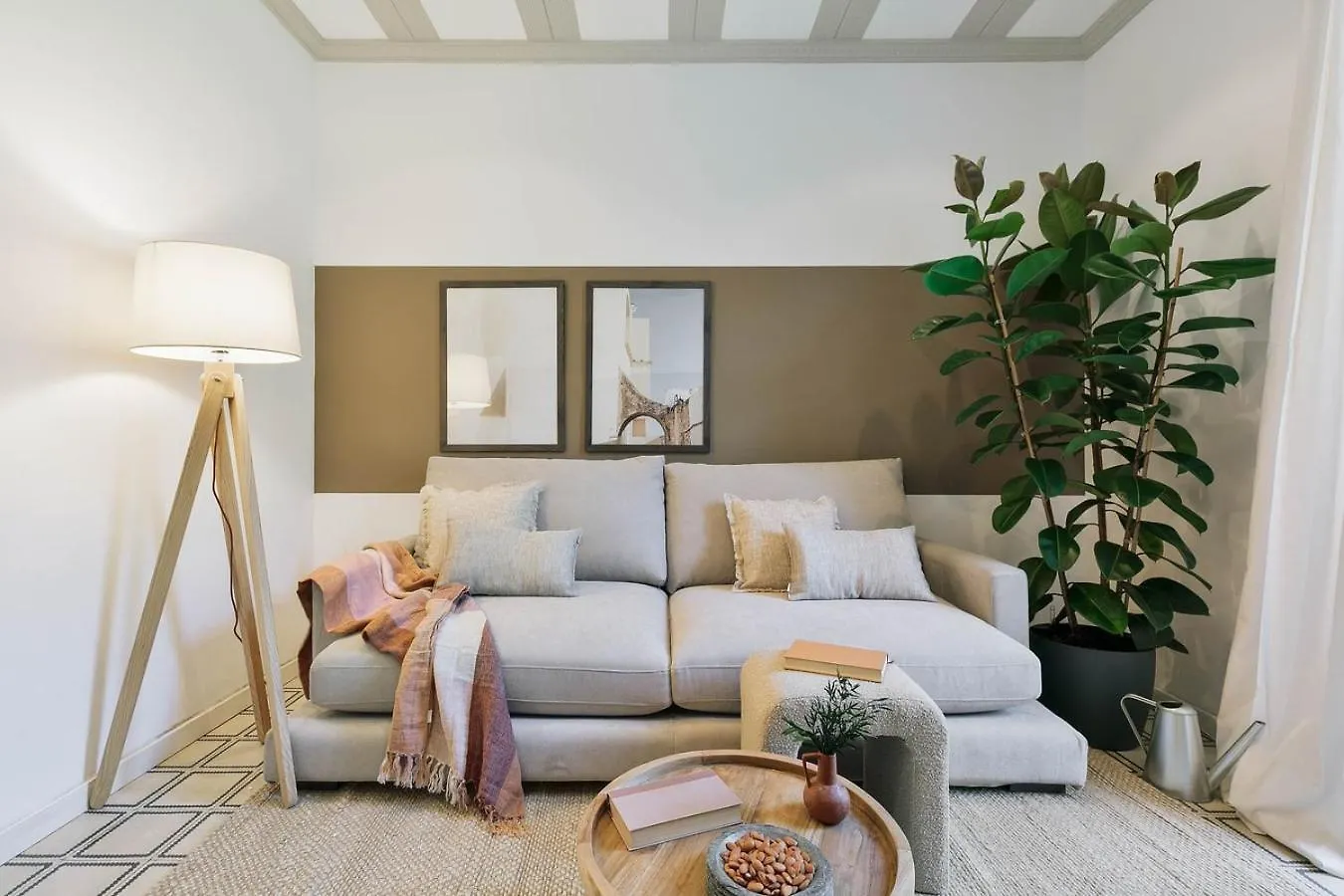 Veduto - 2 Bedrooms In Eixample Esquerra contacts